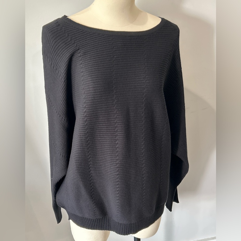 T Tahari‎ Women's Black Sweater